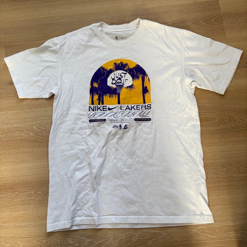 Men's White Nike Just Do It Lakers Basketball Shirt Size Small The Nike Tee
